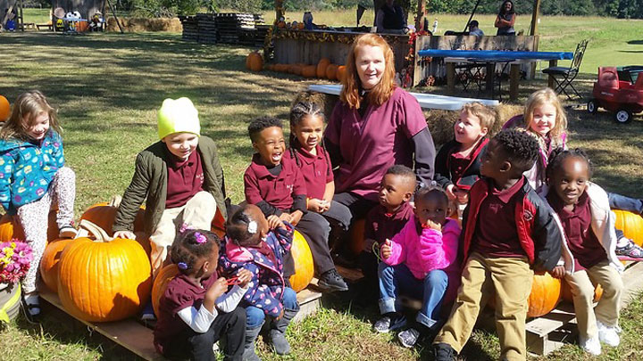 Quality childcare and educational programs for children aged 6 weeks to 12 years in Montgomery
